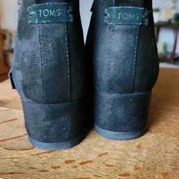Tom's black zip up wedge ankle boots size 4 - Picture 6 of 7